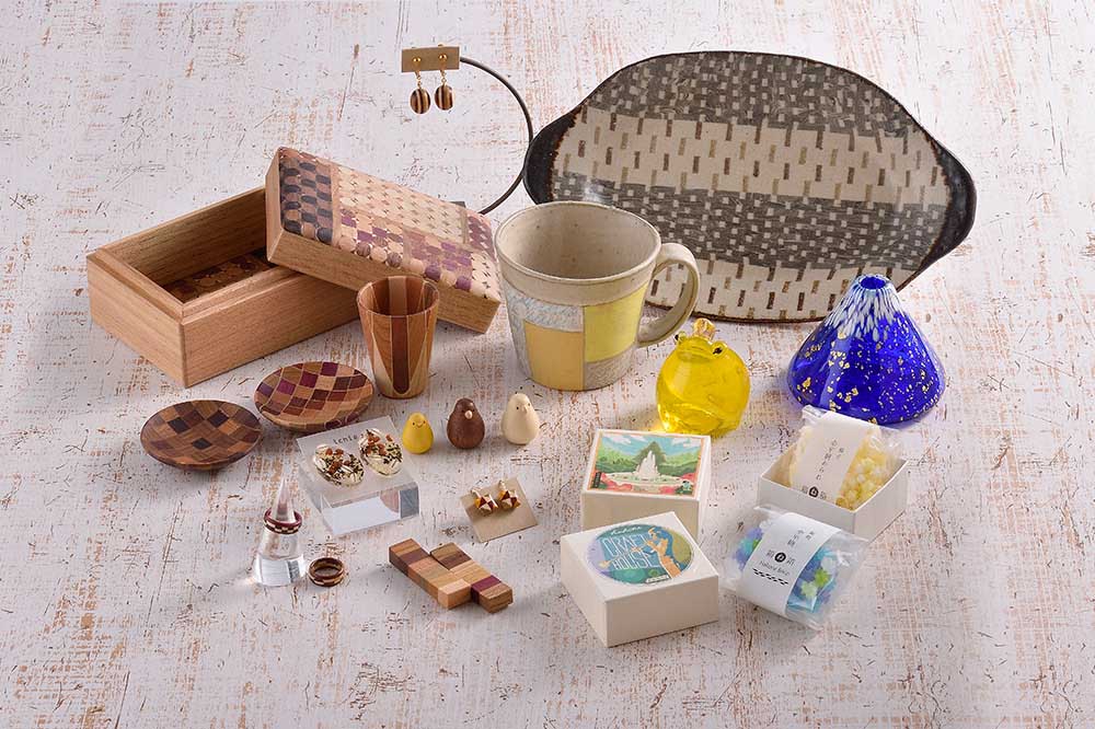 Don’t Miss boutiques Filled with Local Handicrafts! 
Enjoy Seven types of Craft Experiences