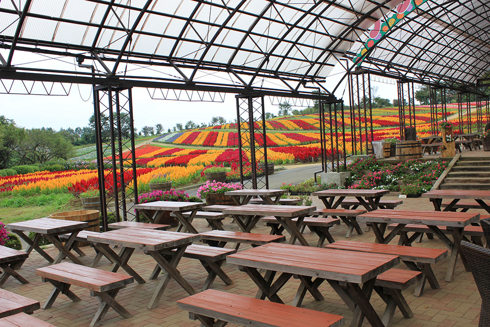 Bring Your Own Food and Drinks, 
and Relax in the Shop’s Rest Area
