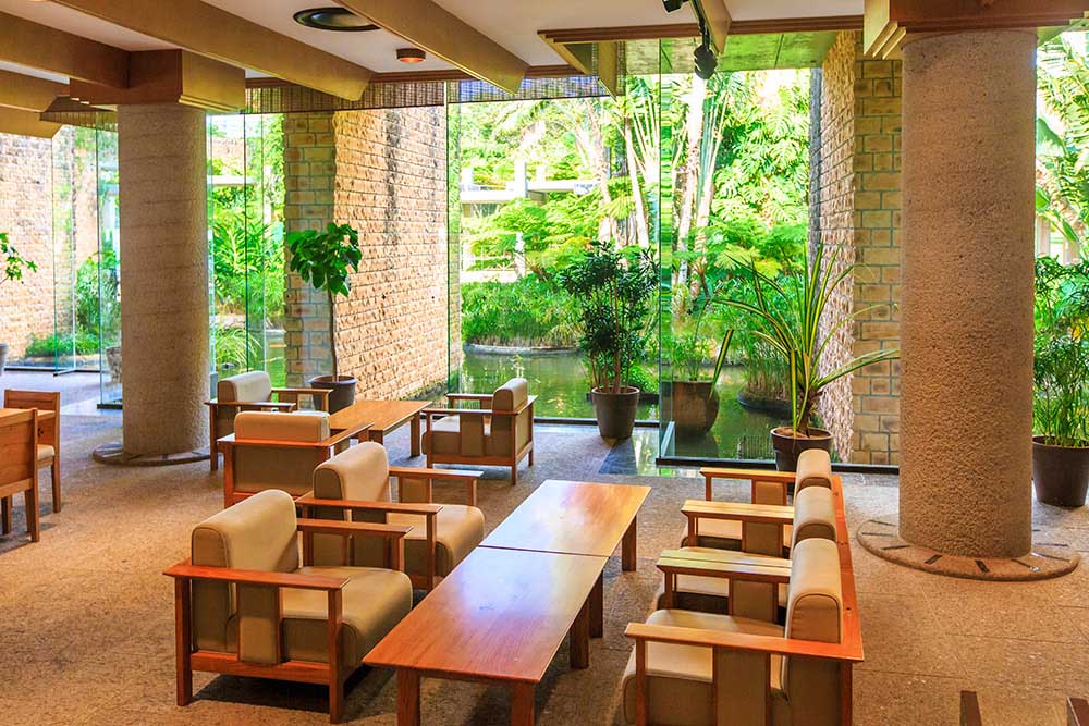 Enjoy Tropical Flavors with a Garden View