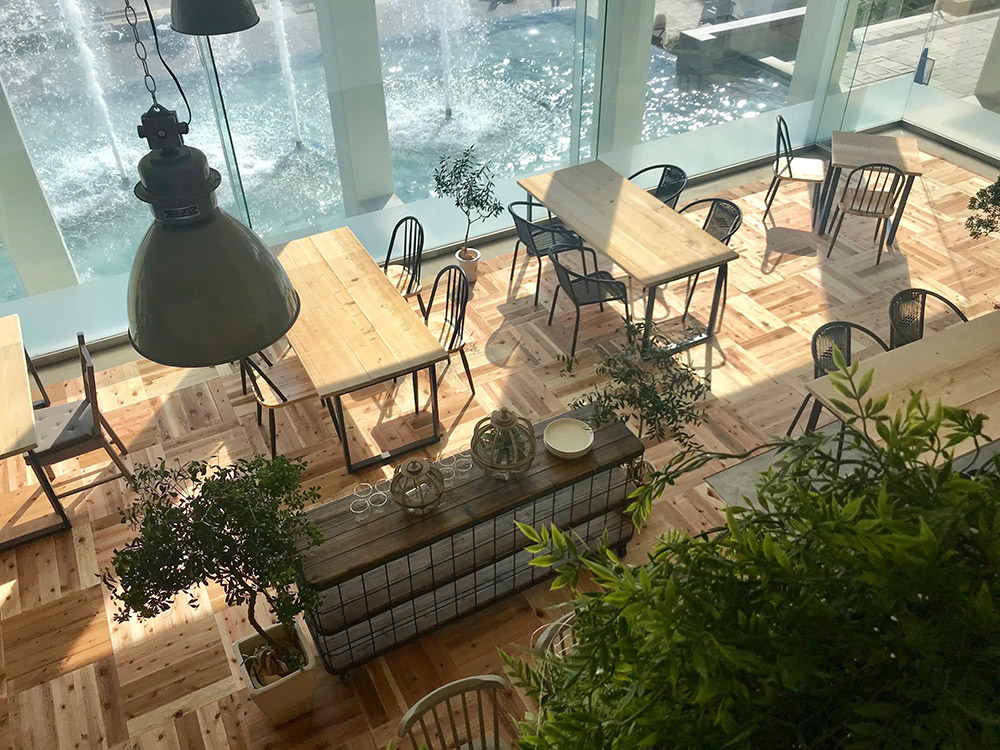 Scenic Dining
Enjoy a Luxurious Lunch or Afternoon Tea