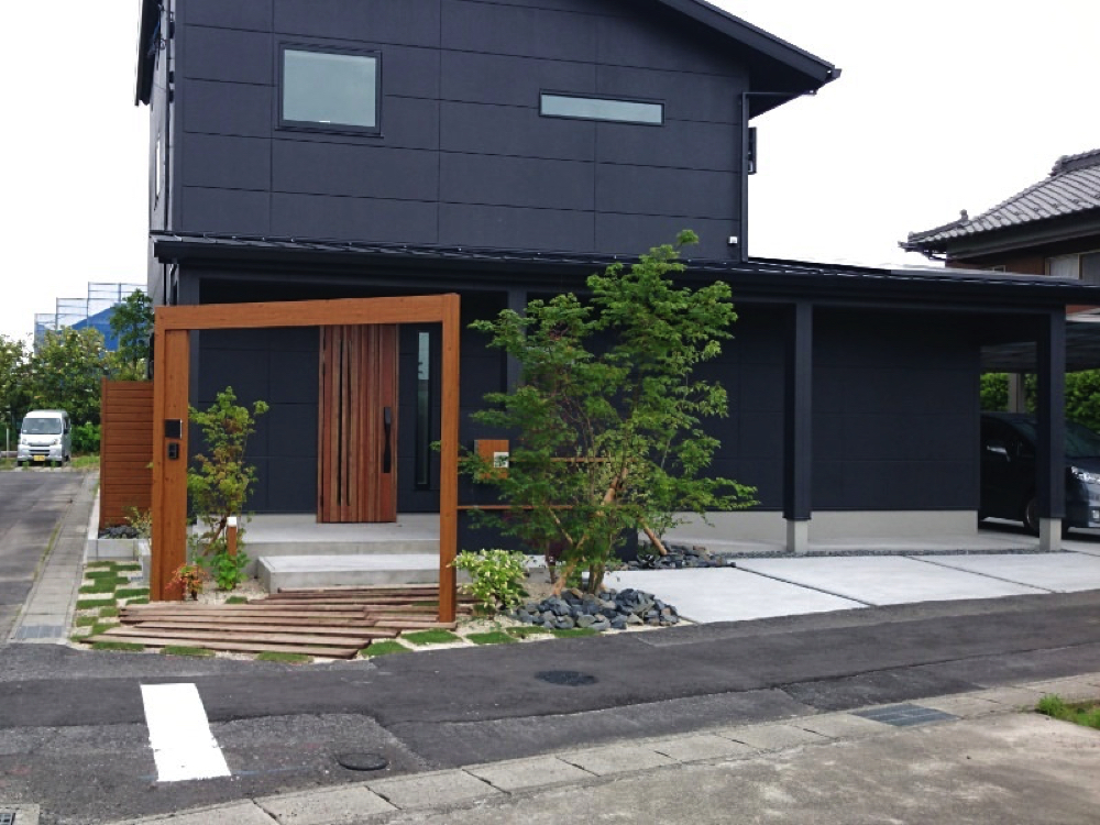 こだわりの住宅とオープンでモダンなエクステリア