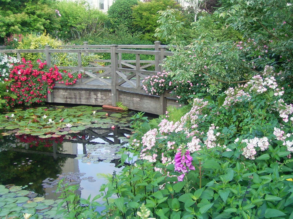 花の庭巡りならここ 伝統的な英国スタイルのガーデン 松江イングリッシュガーデン Gardenstory ガーデンストーリー