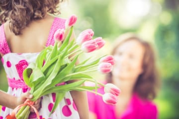 一輪の花に思いをのせて　そっと気持ちを伝える花言葉