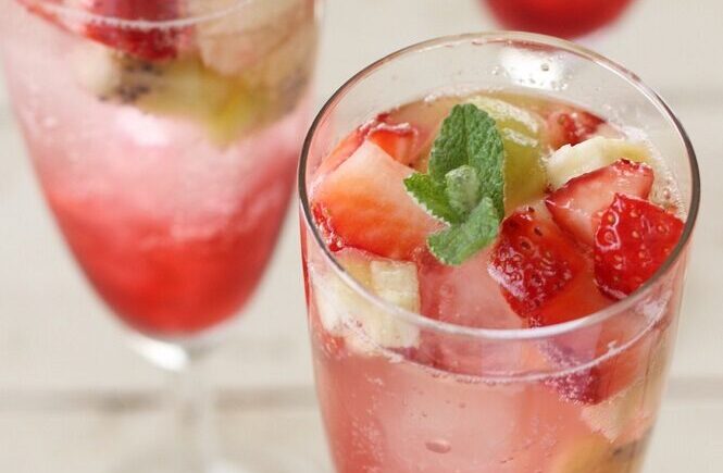 夏にピッタリ！ おいしく飲めるハーブビネガーを作ろう