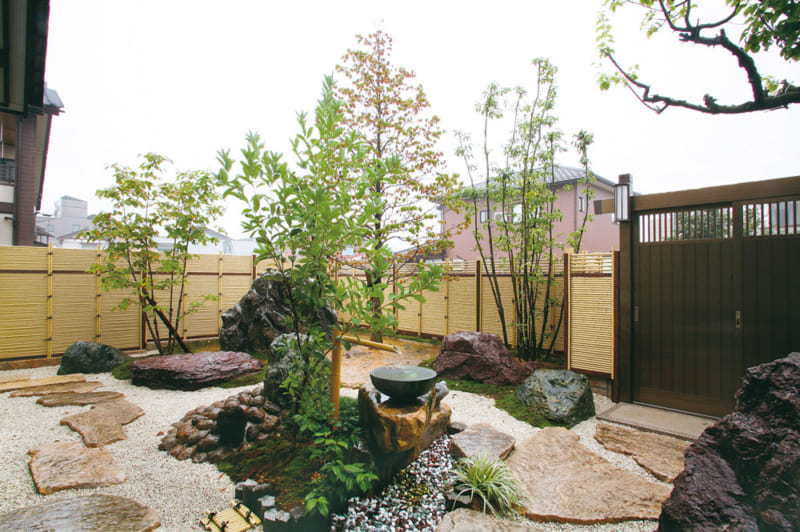 和風の庭をご自宅に！日本庭園の様式や特徴と事例をご紹介