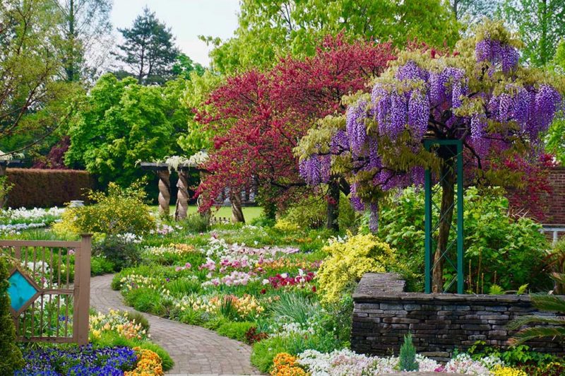 花の庭巡りならここ！ 息を呑むほどに美しい英国式庭園「アンディ＆ウィリアムス　ボタニックガーデン」【閉園】