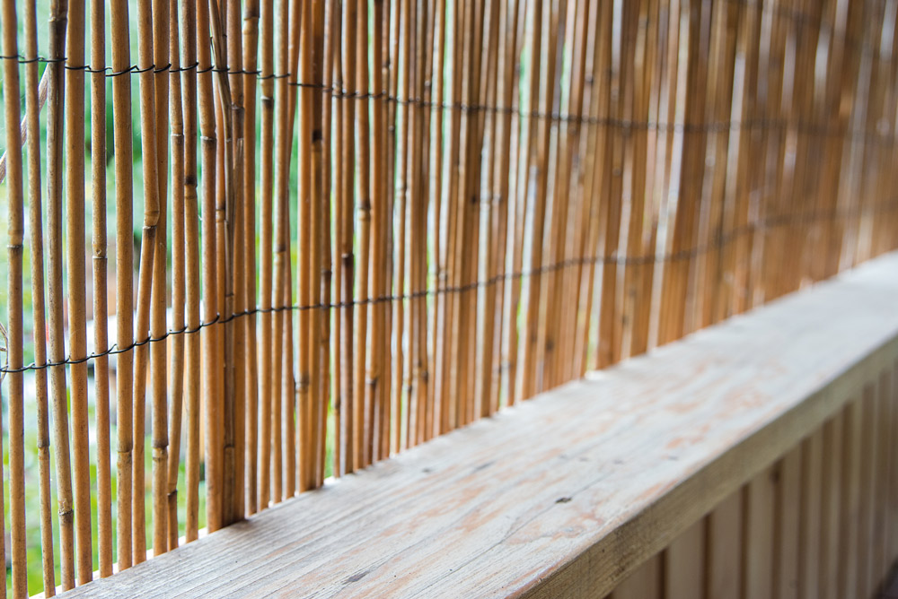 葦簀：ススキに似た植物を糸で編んだもの