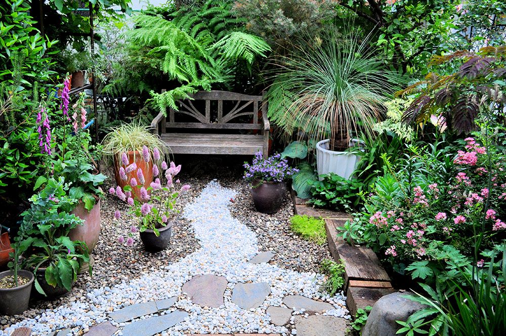ベンチが庭をお洒落に演出！ 20年間のストーリー | GardenStory 