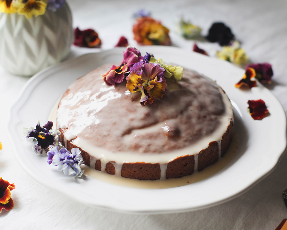 春を楽しむ、花のマーマレードケーキ【The Pudding Party Tomoのイギリス菓子便り】