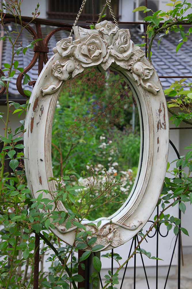 ガーデンの鏡