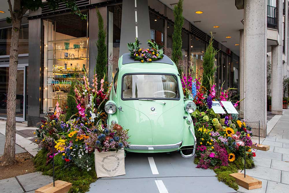 ロンドンの街が花々で飾られる〈チェルシー・イン・ブルーム〉
