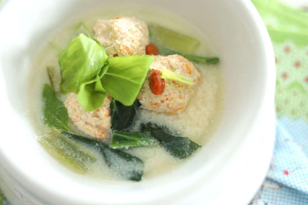 小松菜の鶏団子スープ