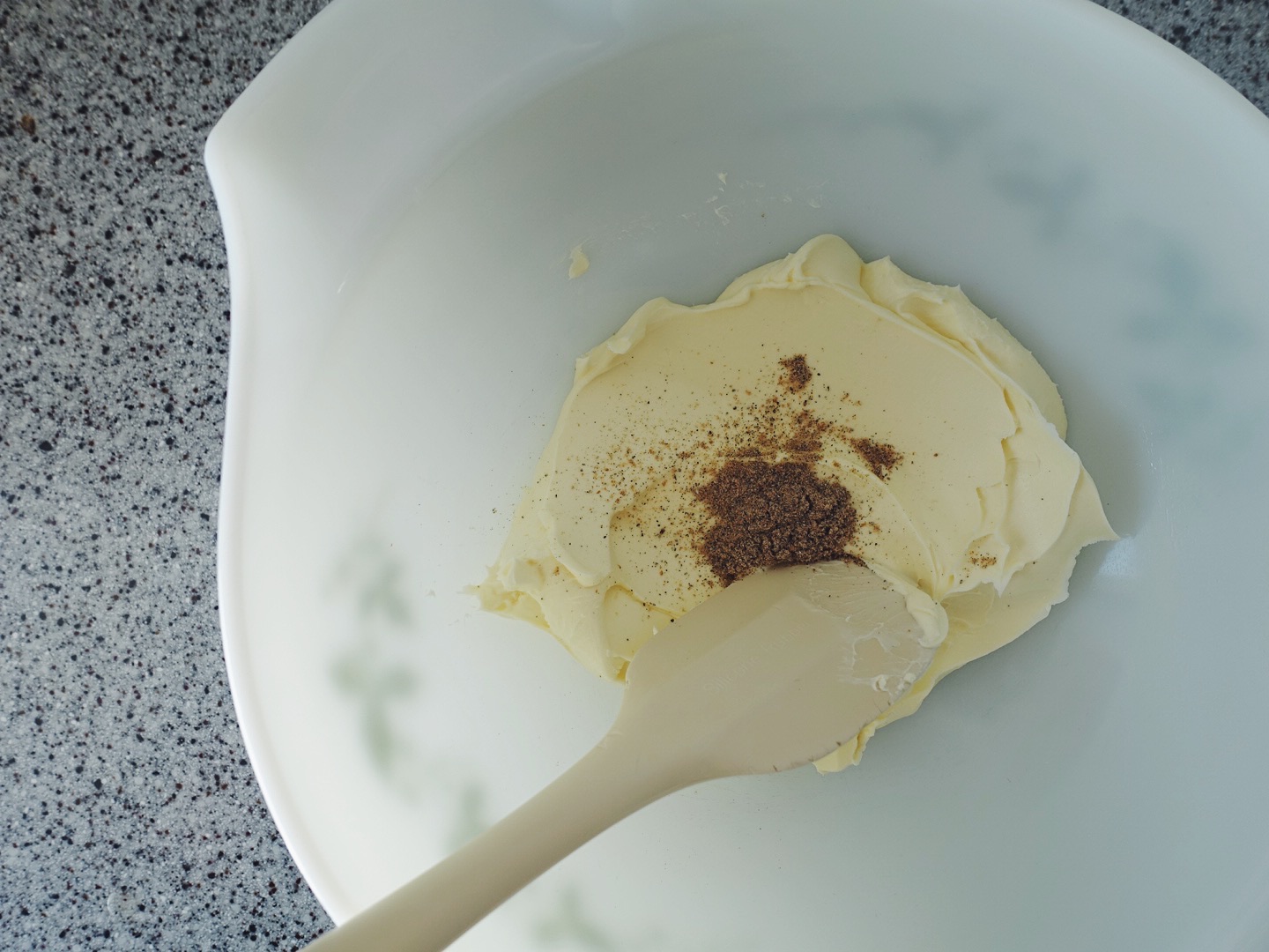 レモンカード&カルダモンのレアチーズケーキの作り方