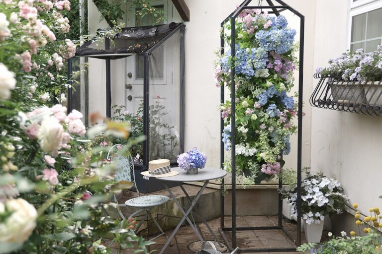 花が空に舞う庭｜紫陽花を吊るす、新しい初夏のガーデンスタイル