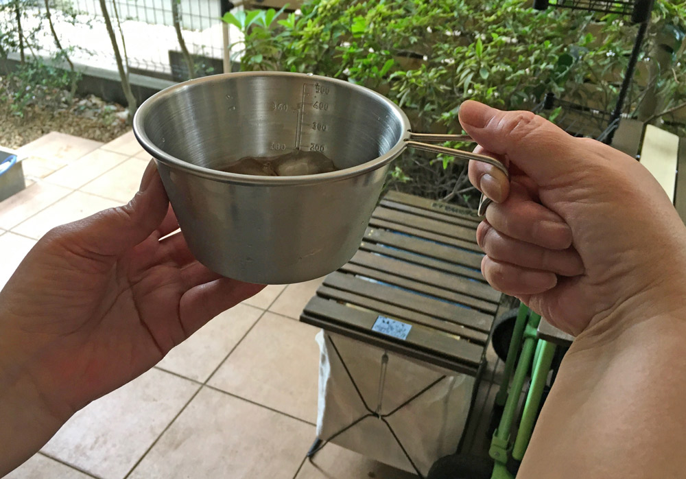 飲み物用としてはもちろん、火にかけて料理も作れる多機能なシェラカップ。