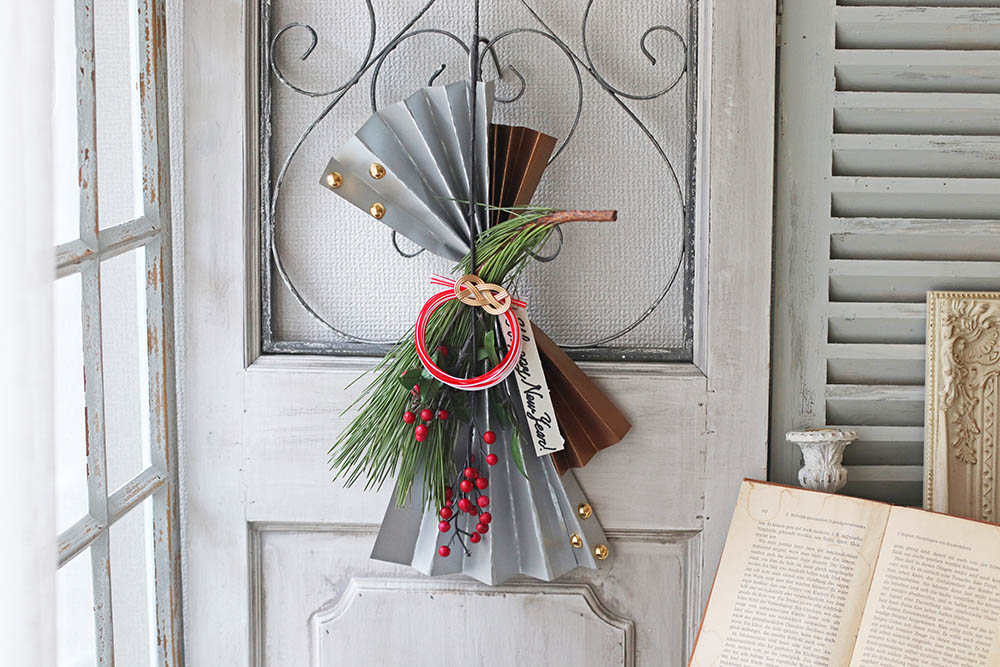 100均グッズで作る「華やかお正月飾り」