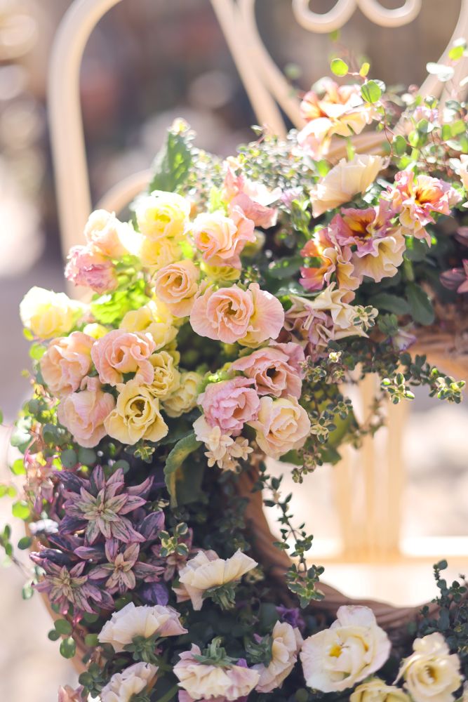 春のリース寄せ植え