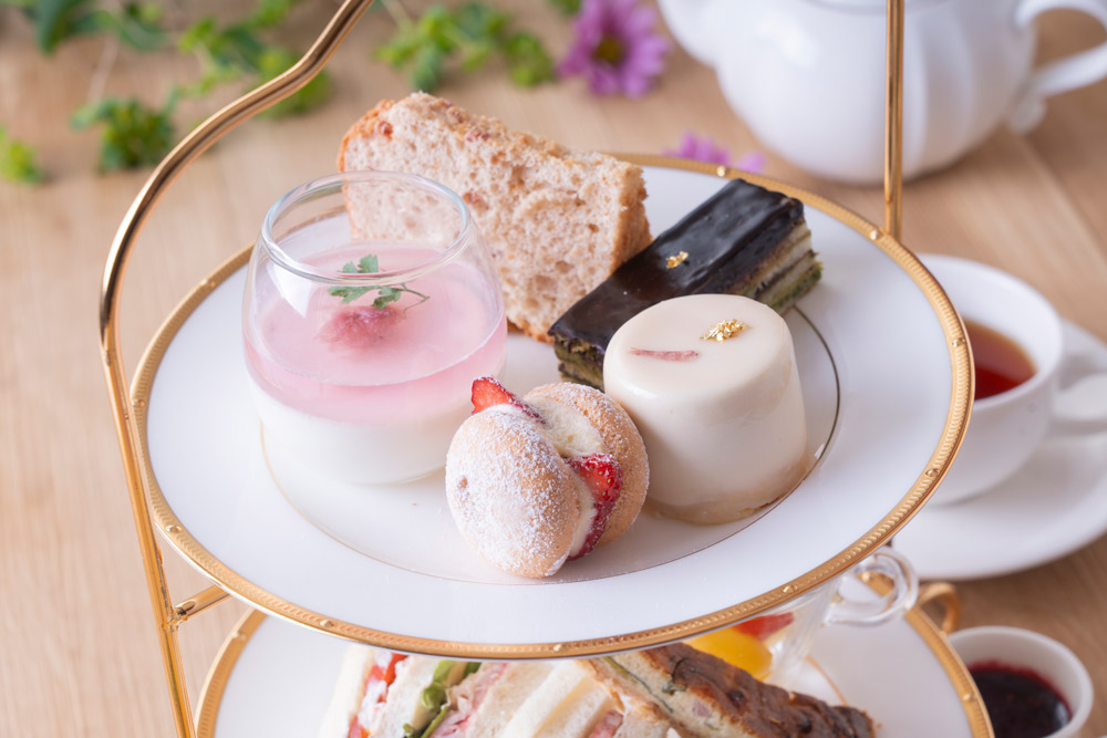 Sweets:桜のシフォンケーキ、桜のパンナコッタ、□ブッセル、抹茶のオペラ、□桜ムース