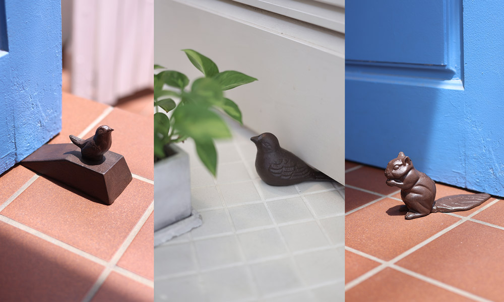 アンティークカラーのドアストッパー