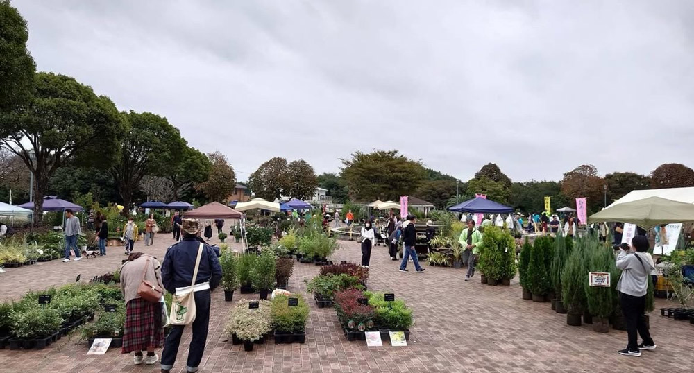 昭和52年にスタートした「鈴鹿市植木まつり」
