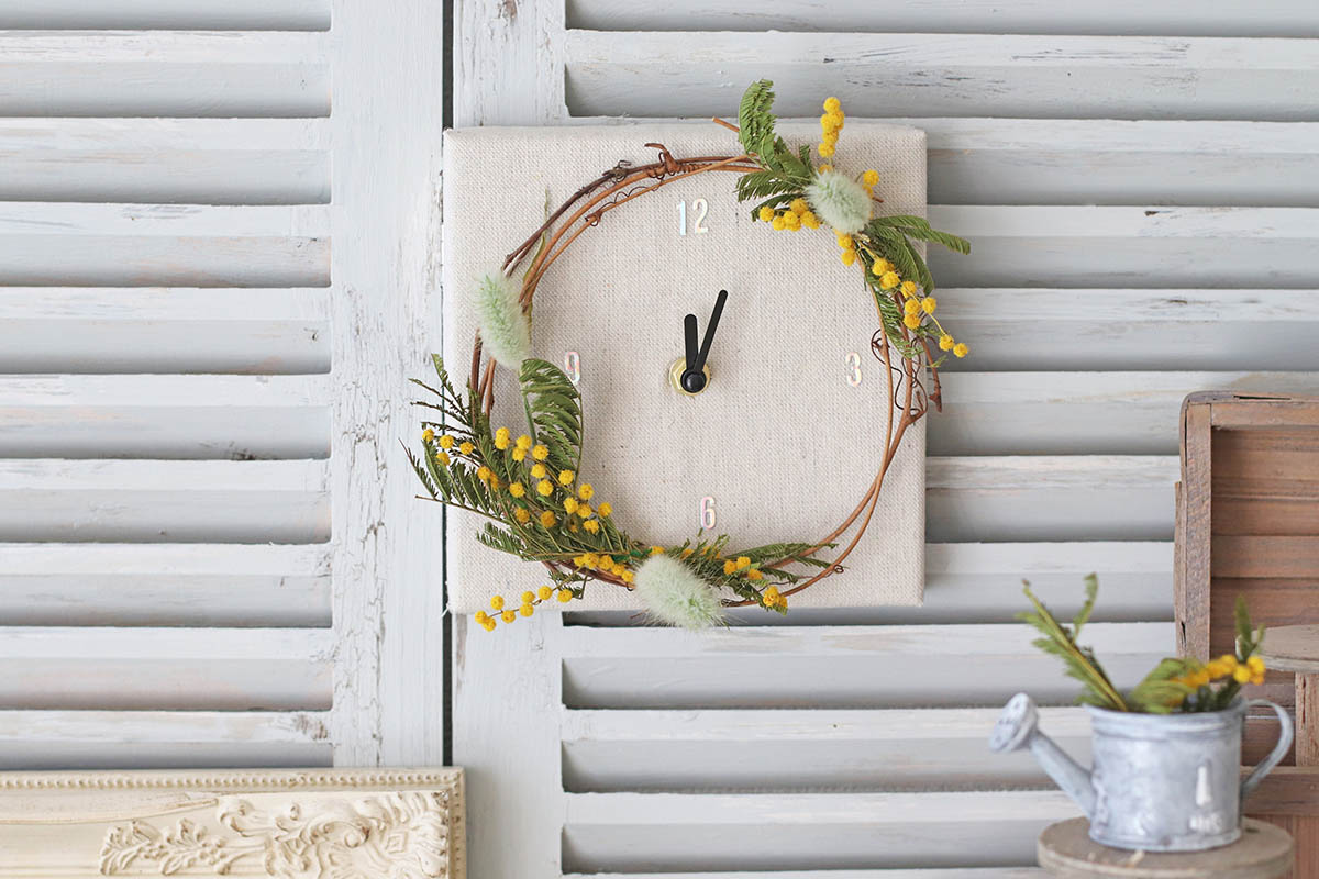 ミモザをリース風にアレンジして100均で作る! ナチュラルで可愛い自分好みの時計