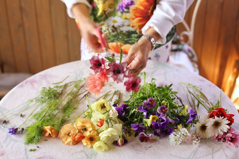 庭摘みの花アレンジ