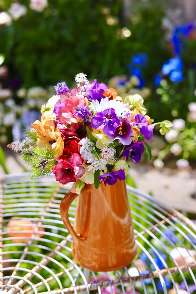 春の終わりのガーデンブーケ