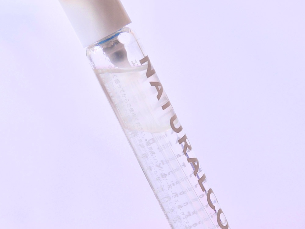 上の部分がオイル、下がダマスクローズウォーター。軽く振って混ぜてから使います。