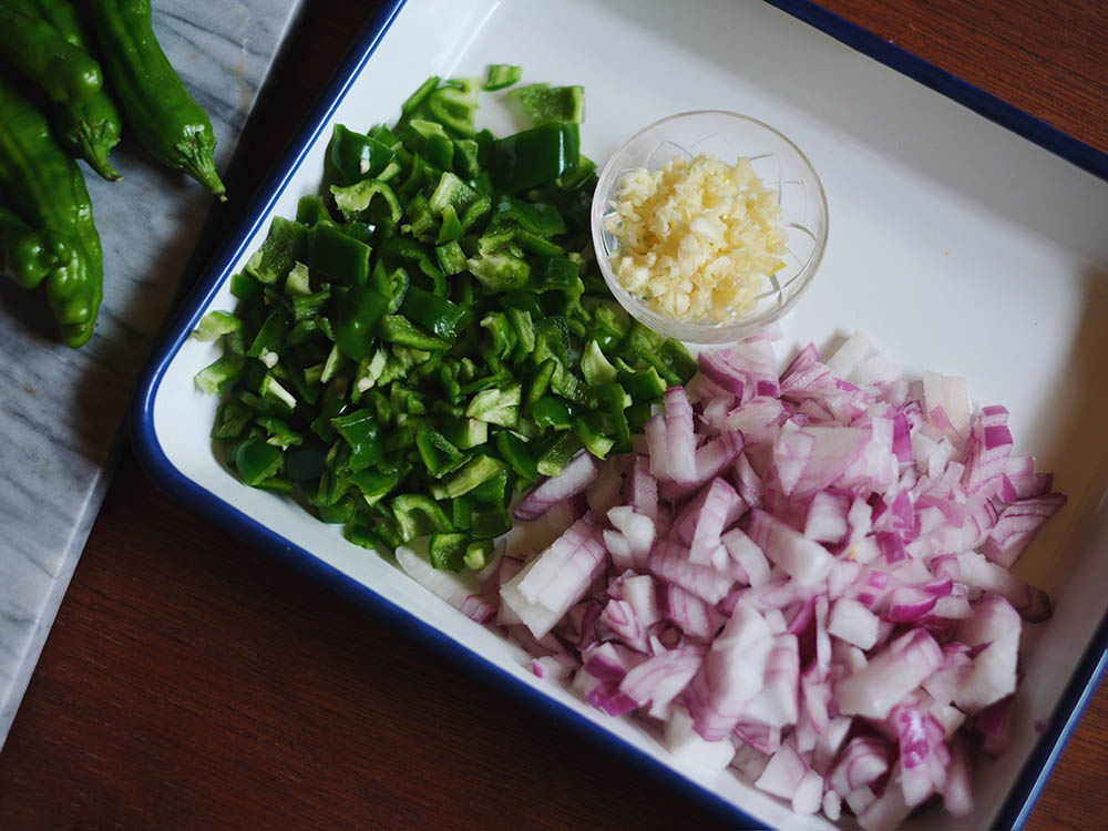 野菜をみじん切り