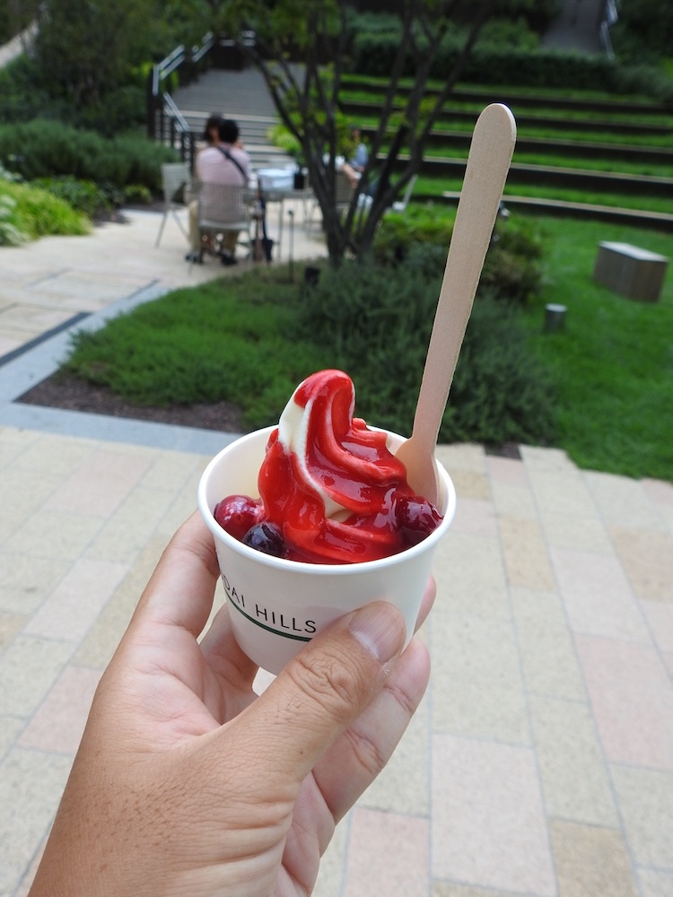 気軽に腰を下ろしてひと休みできるのも嬉しいポイント。